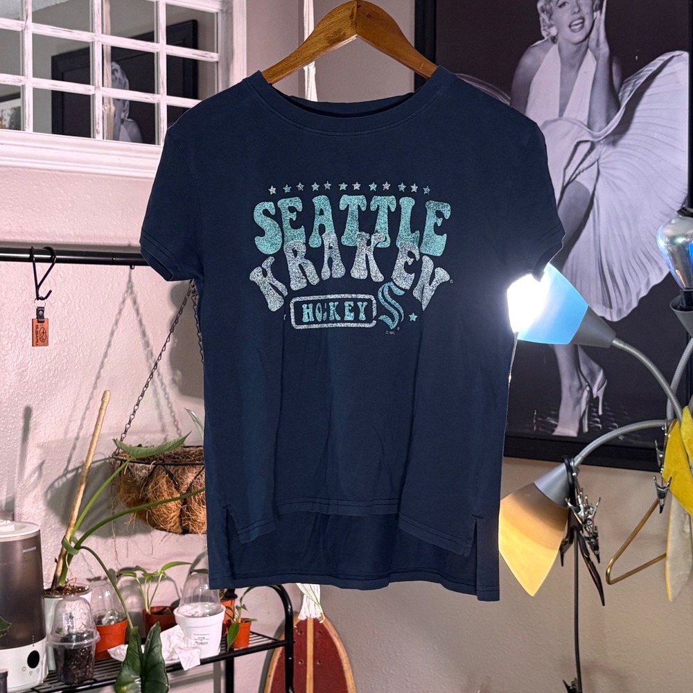 NHL Seattle Kraken T-Shirt Womens Small Navy Blue New Glitter Graphic Tee